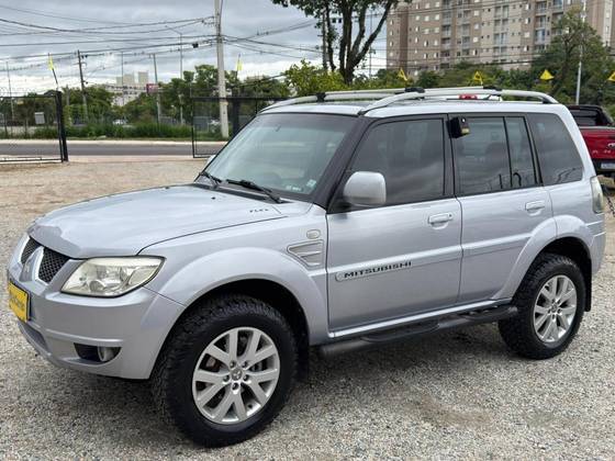 MITSUBISHI PAJERO TR4 2.0 4X4 16V 140CV FLEX 4P AUTOMÁTICO MITSUBISHI PAJERO TR4 2.0 4X4 16V 140CV FLEX 4P AUTOMÁTICO